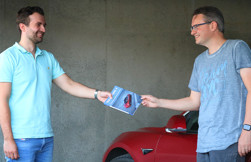 Tesla model 3 boek - 1e exemplaar Tesla model 3 boek - 1e exemplaar